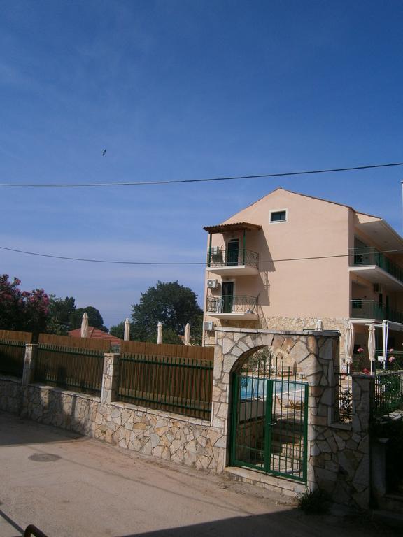 Petros Studios Poros  Exterior photo