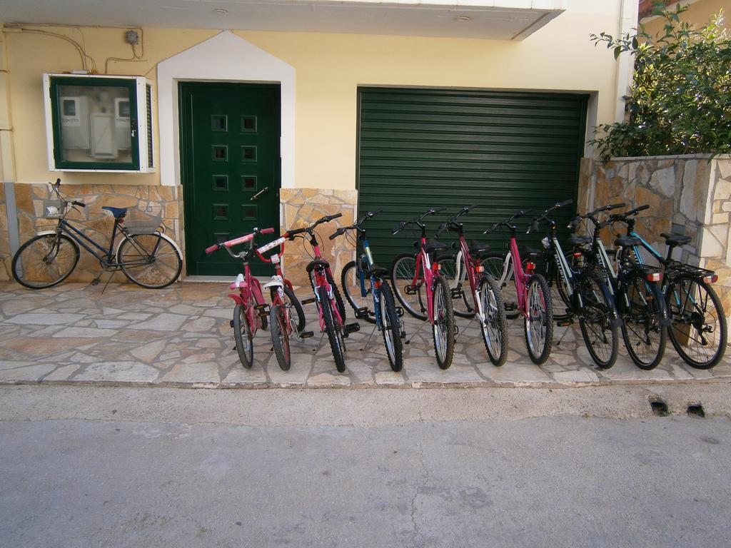 Petros Studios Poros  Exterior photo