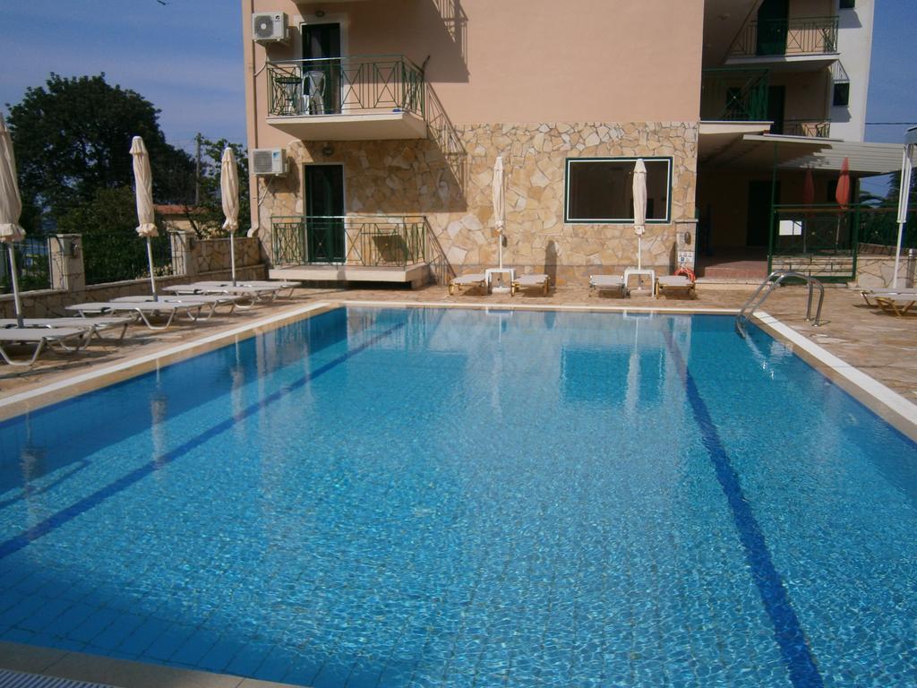 Petros Studios Poros  Exterior photo