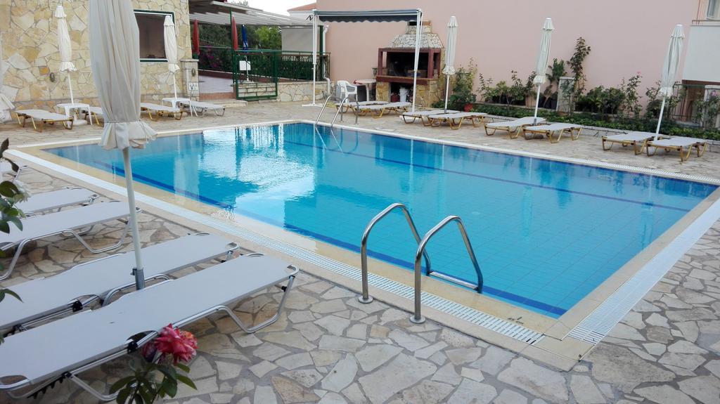 Petros Studios Poros  Exterior photo