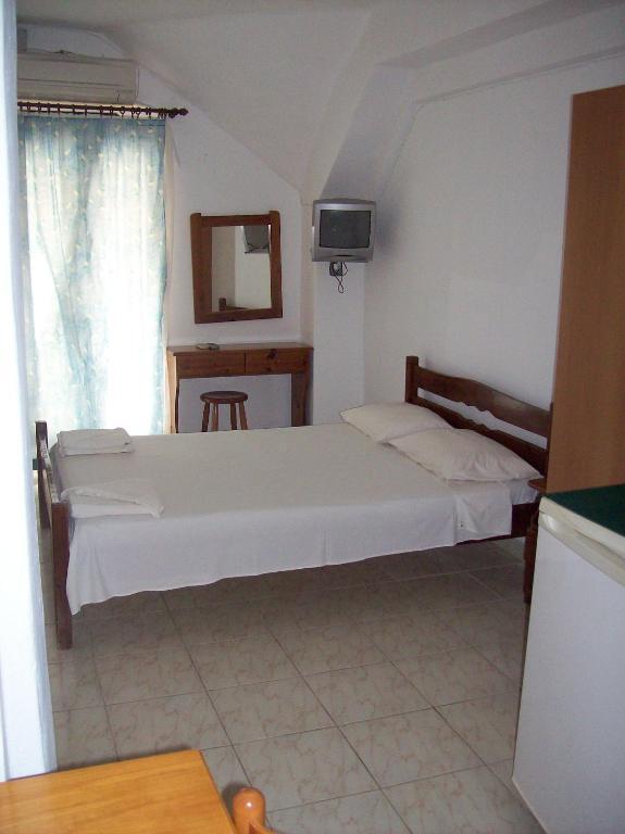 Petros Studios Poros  Room photo