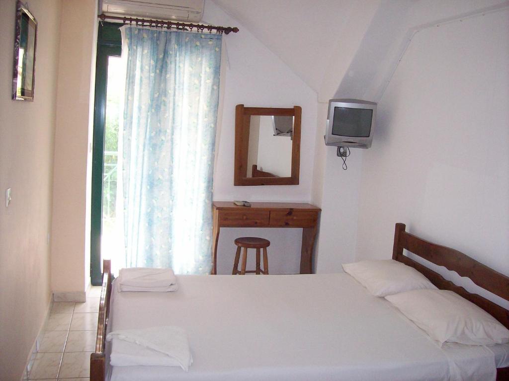 Petros Studios Poros  Room photo