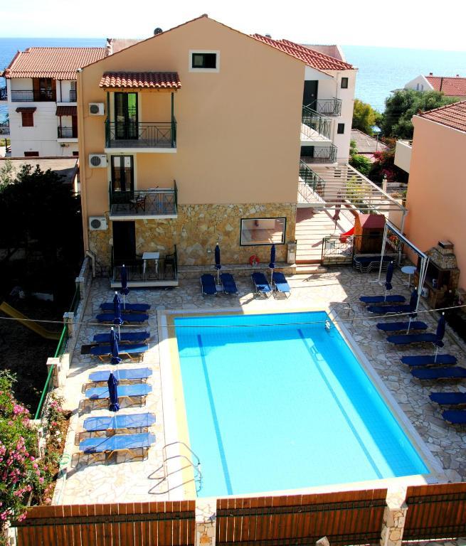 Petros Studios Poros  Exterior photo