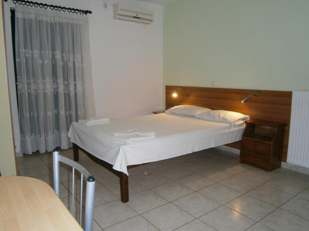 Petros Studios Poros  Room photo