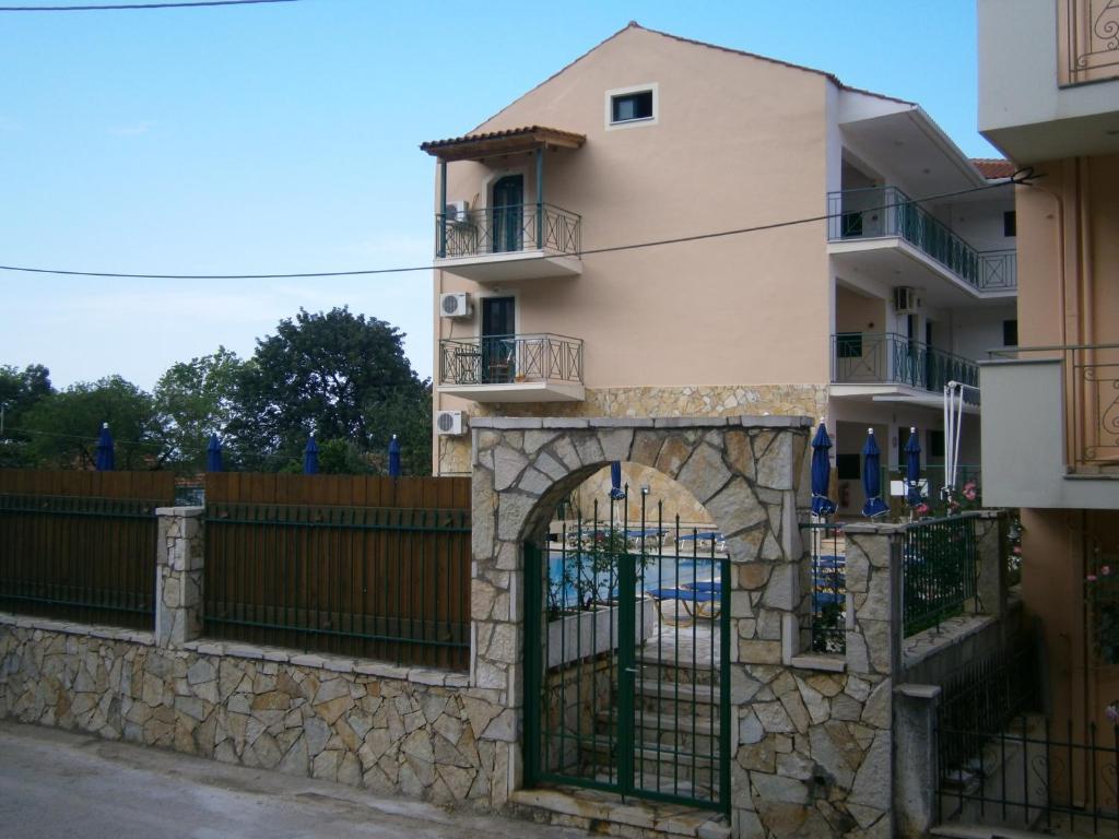 Petros Studios Poros  Exterior photo