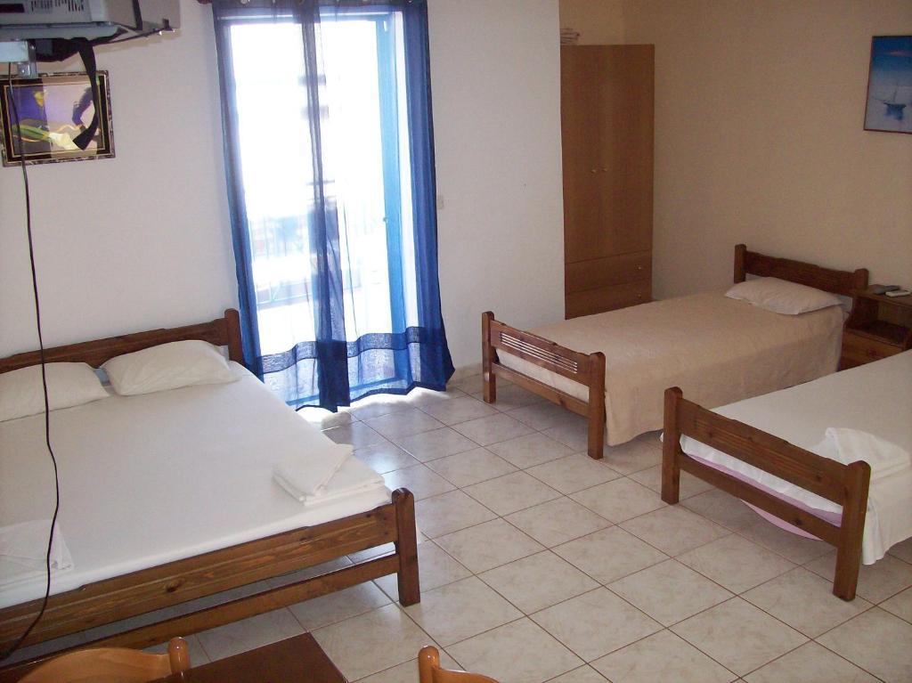 Petros Studios Poros  Room photo