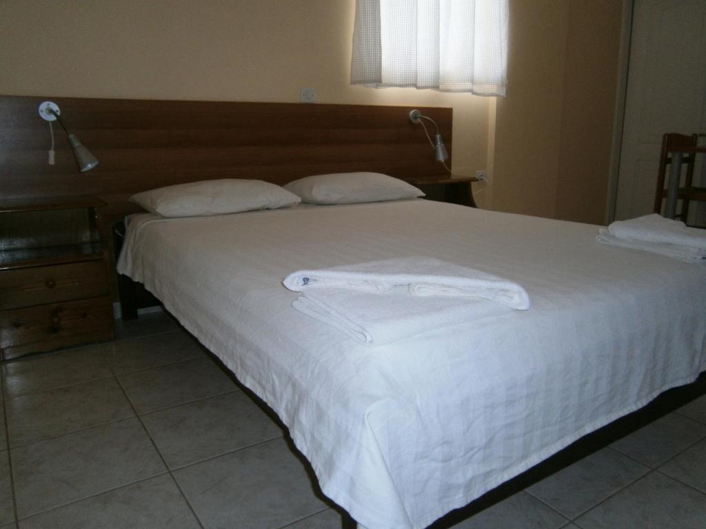 Petros Studios Poros  Room photo