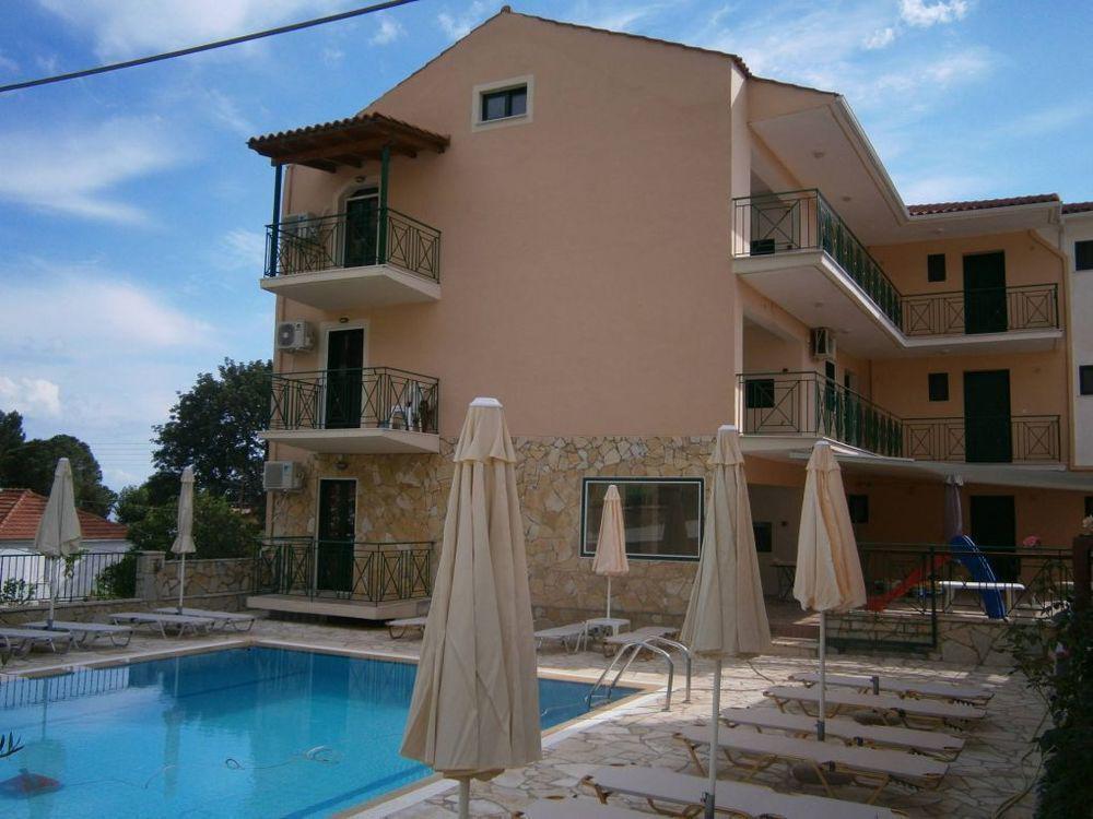 Petros Studios Poros  Exterior photo