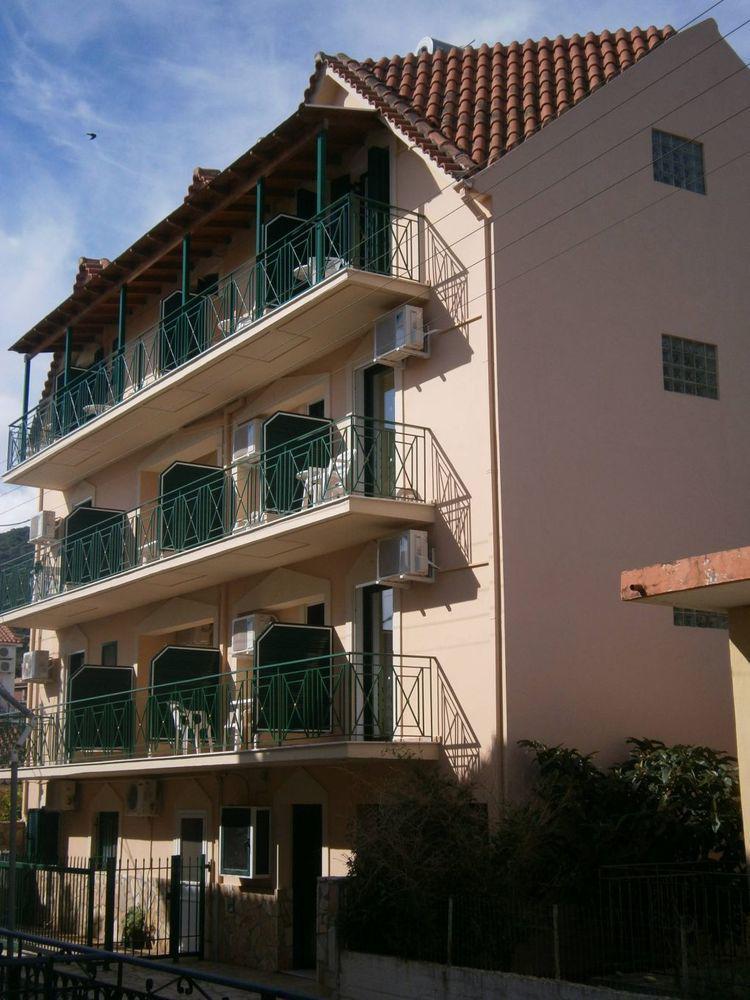 Petros Studios Poros  Exterior photo