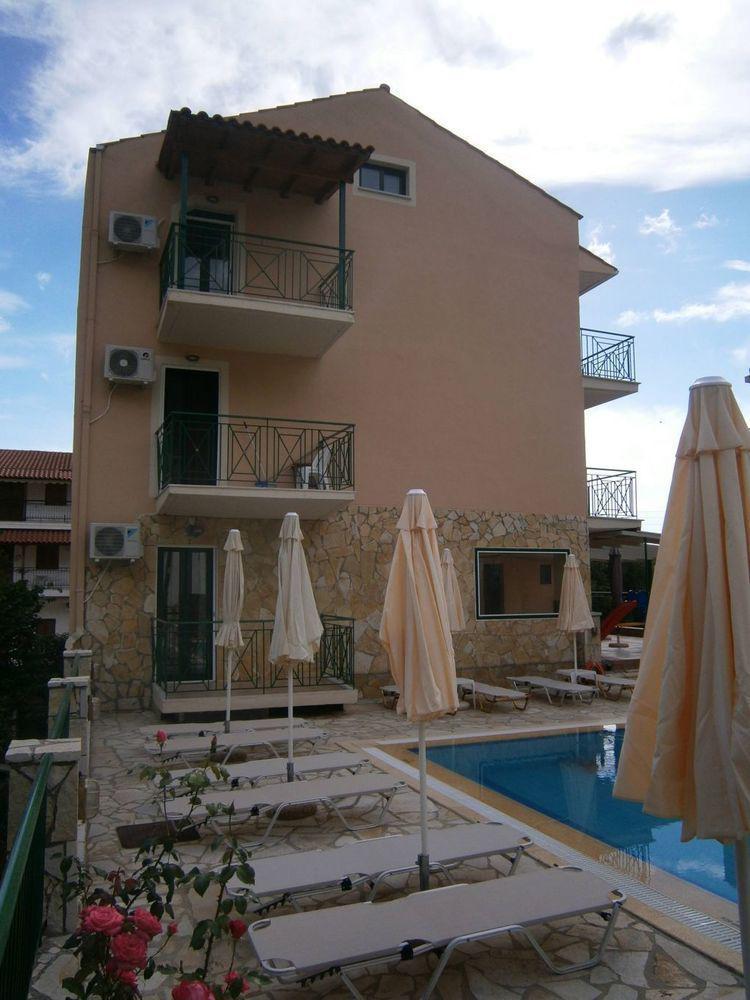 Petros Studios Poros  Exterior photo